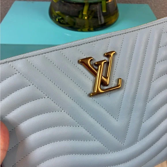 🚨SOLD🚨NWT Authentic Louis Vuitton Calfskin New Wave Blue Zipped Pochette - Picture 5 of 12